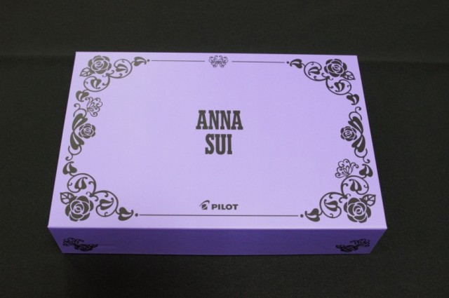 キャップレス ANNA SUI